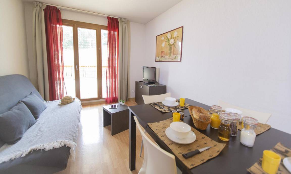 Foot Of The Slopes Swimming | Les Orres