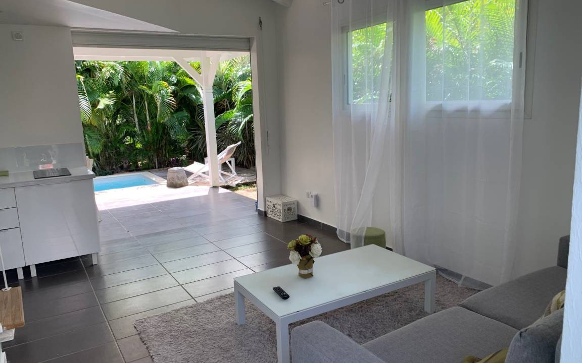 Le Moule The Beach Terrace | L'Autre-Bord