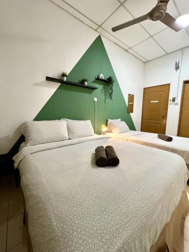 Orked Guesthouse Grey | Kuala Berang