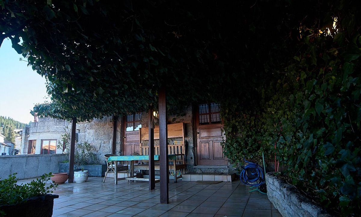 The Castle Hill | Montalegre e Padroso