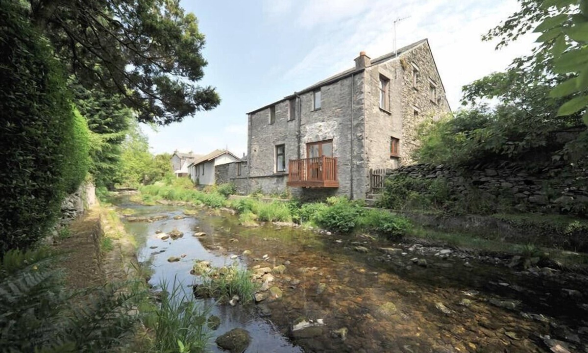 River Runs | Staveley