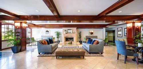 Ayres Diamond Bar | Valle Lindo