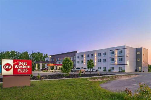 Wayland Hotel | Wayland