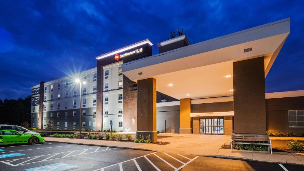 Wilkes Airport Hotel | Avoca