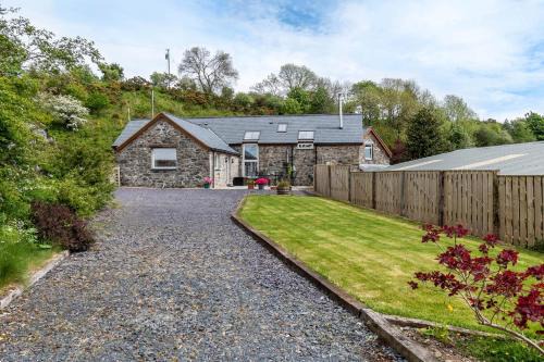 Bryn Eithin Bach | Derwen