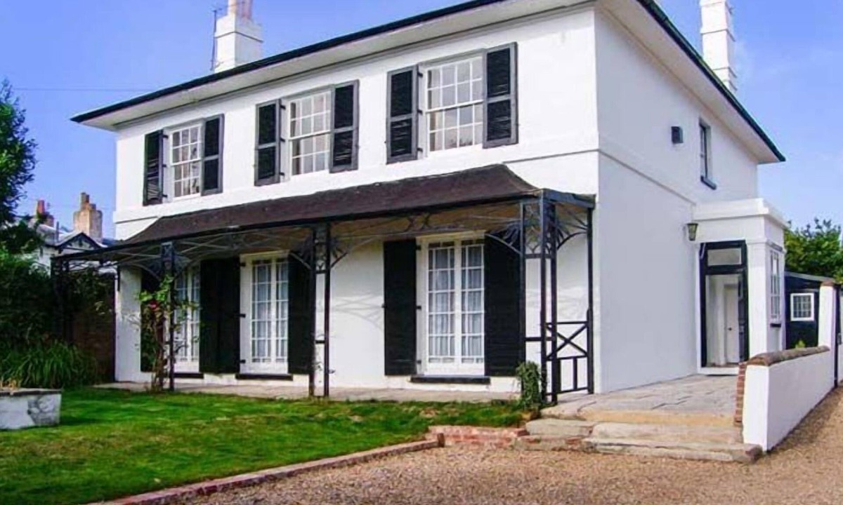 Bury Villa | Gosport