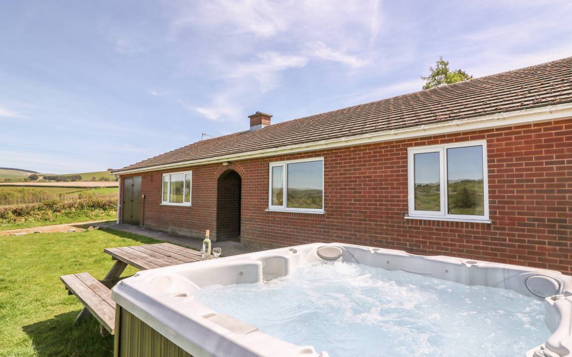 Glanyrafon Bungalow Rhayader | St Harmon