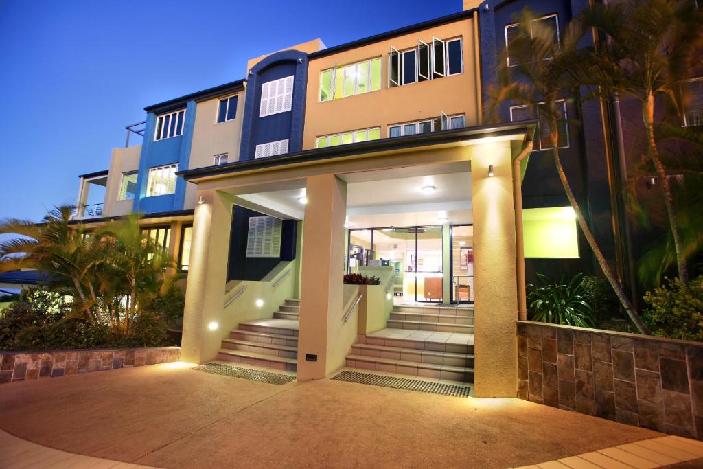 Caloundra Hotel | Battery Hill
