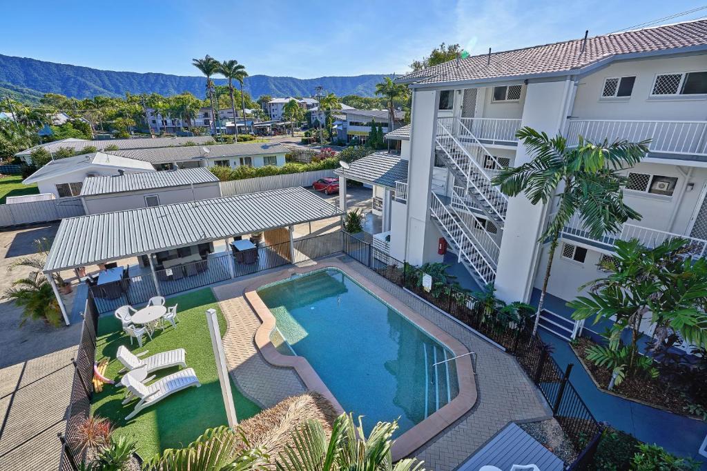 Cocos Holiday | Trinity Beach