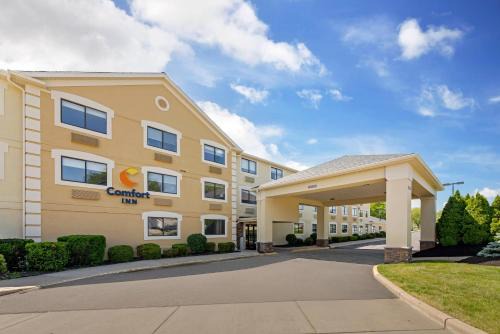 Comfort Inn River Edge | Huron