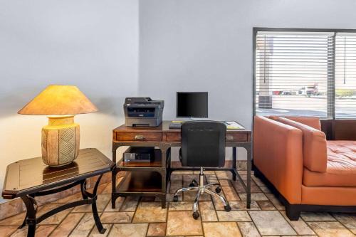 Days Inn | Buckeye