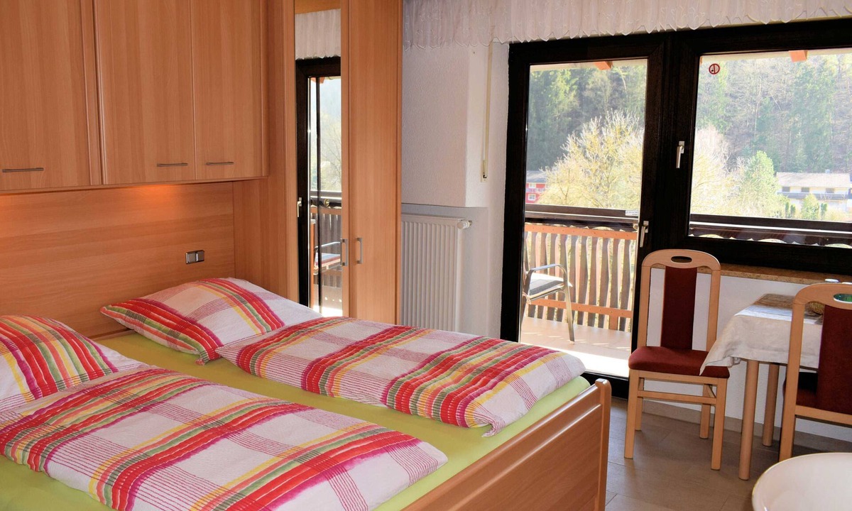 Shower Wc Gästehaus Grau | Egloffstein