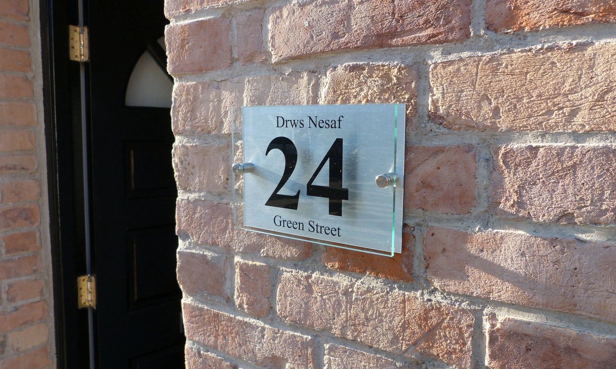 Drws Nesaf Townhouse | Riverside