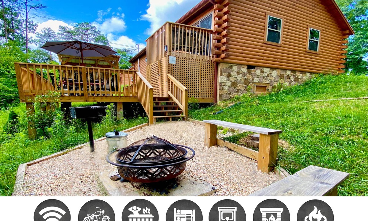 Fox Den | Pigeon Forge