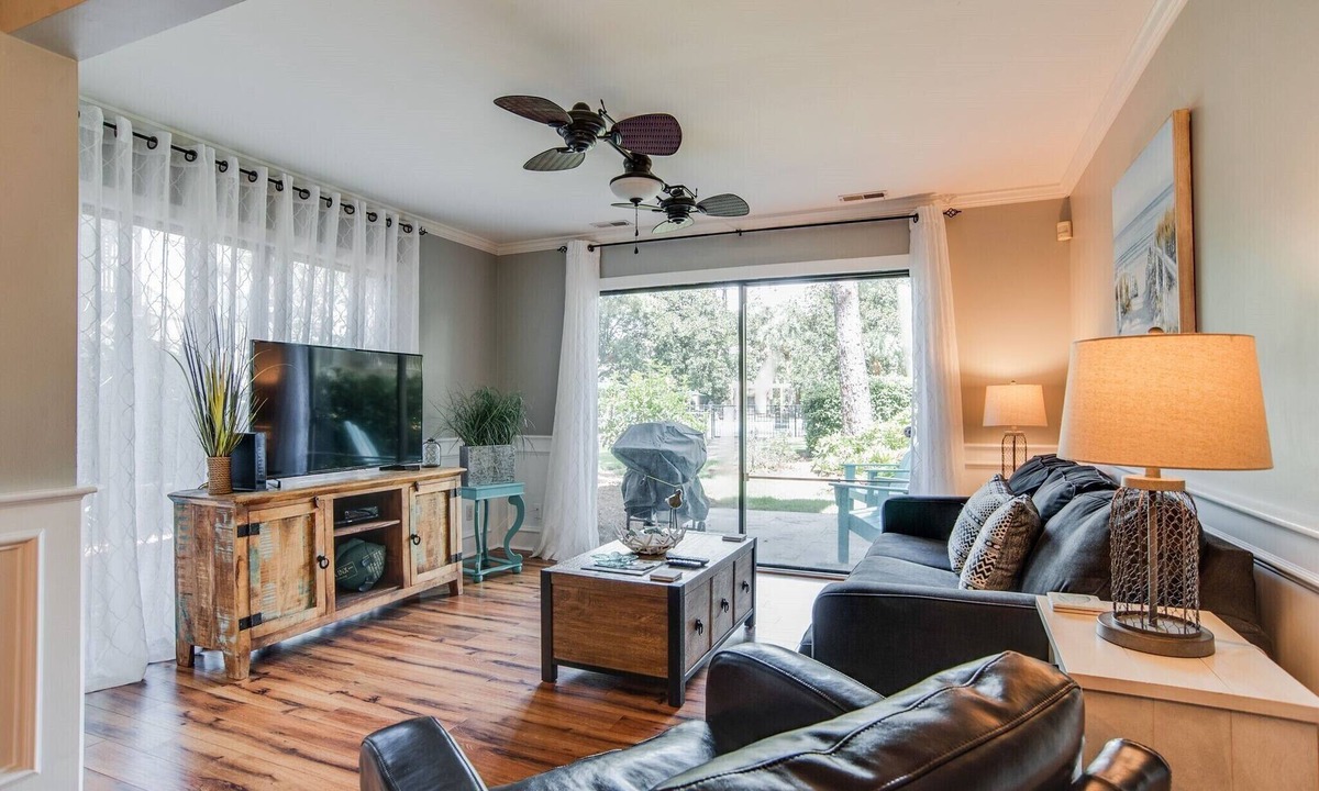 Coligny Villa | North Forest Beach