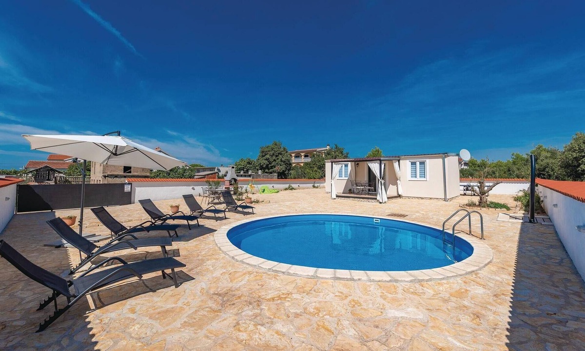 Pakostane Outdoor Swimming | Pakostane