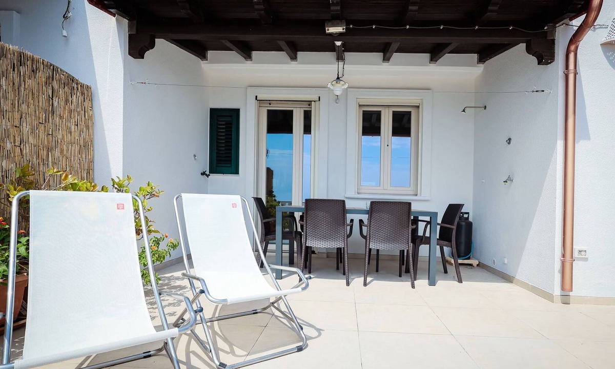 Villa Anna Castro Persons | Marina di Andrano