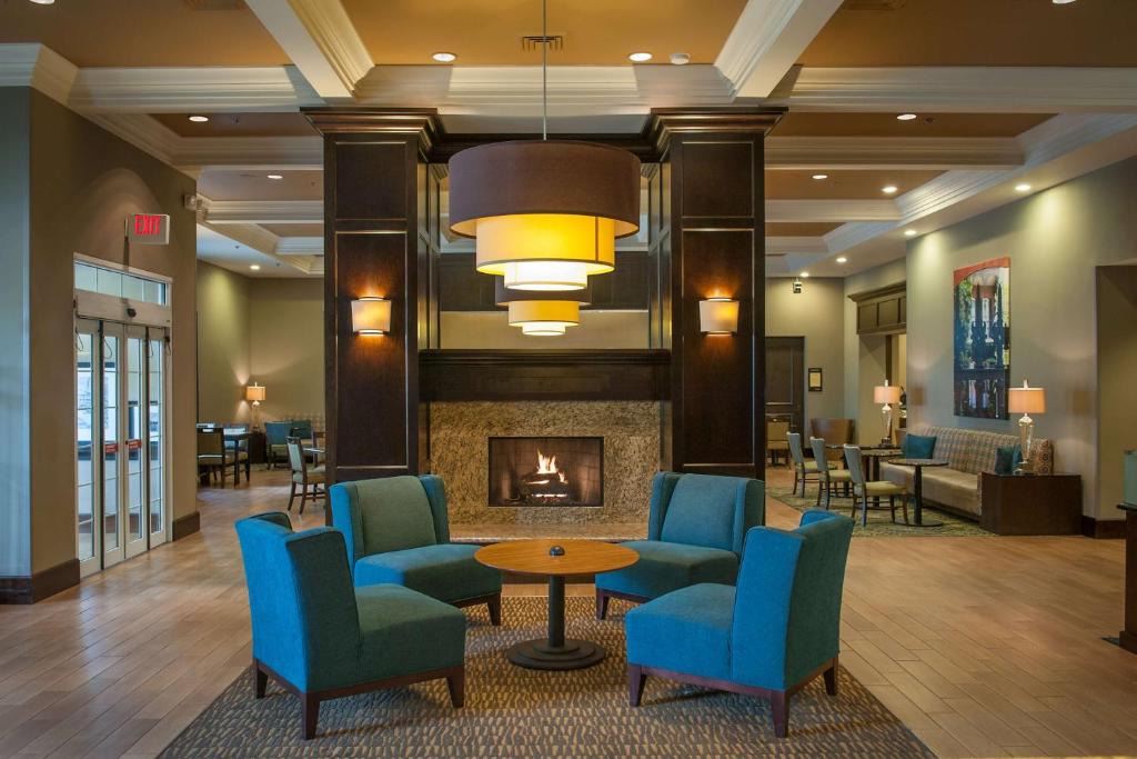 Hampton Inn Suites | Elmwood