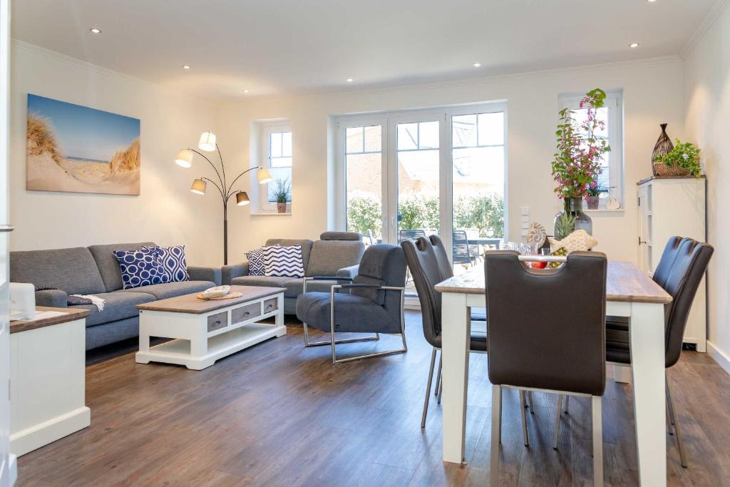 Haus Jensen | List
