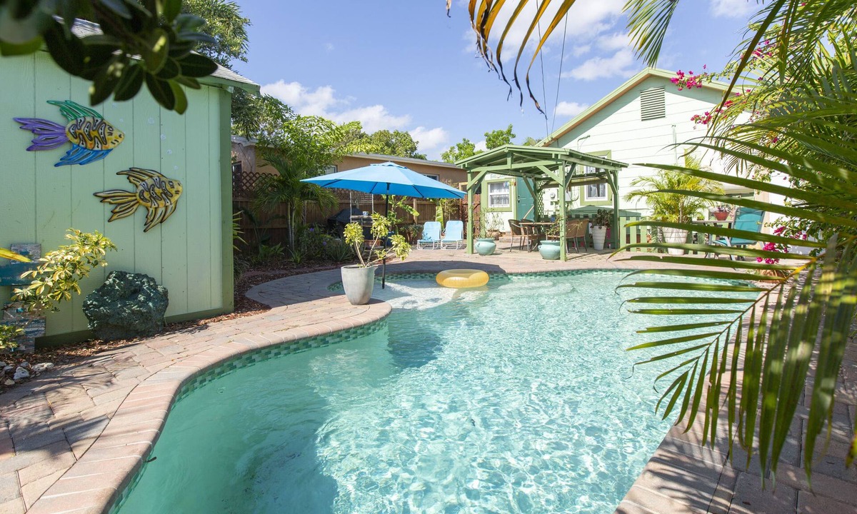 Cottage | Mango Groves