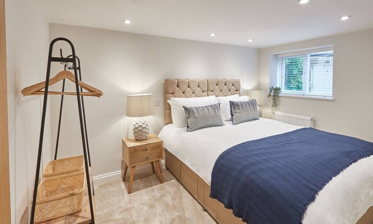 Staffordshire Hideaway | Whitby