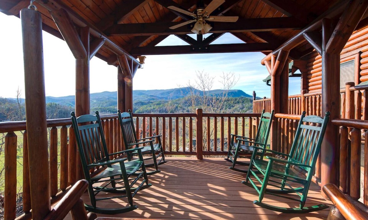 Serenity Peak | Gatlinburg - Pigeon Forge