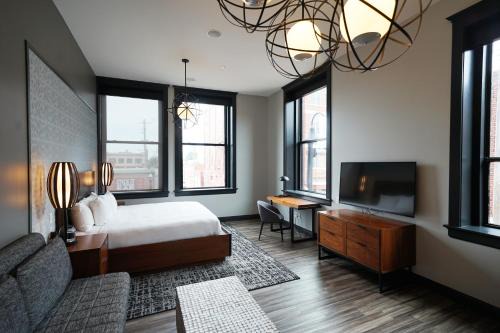 Hotel Vandivort | Downtown Springfield