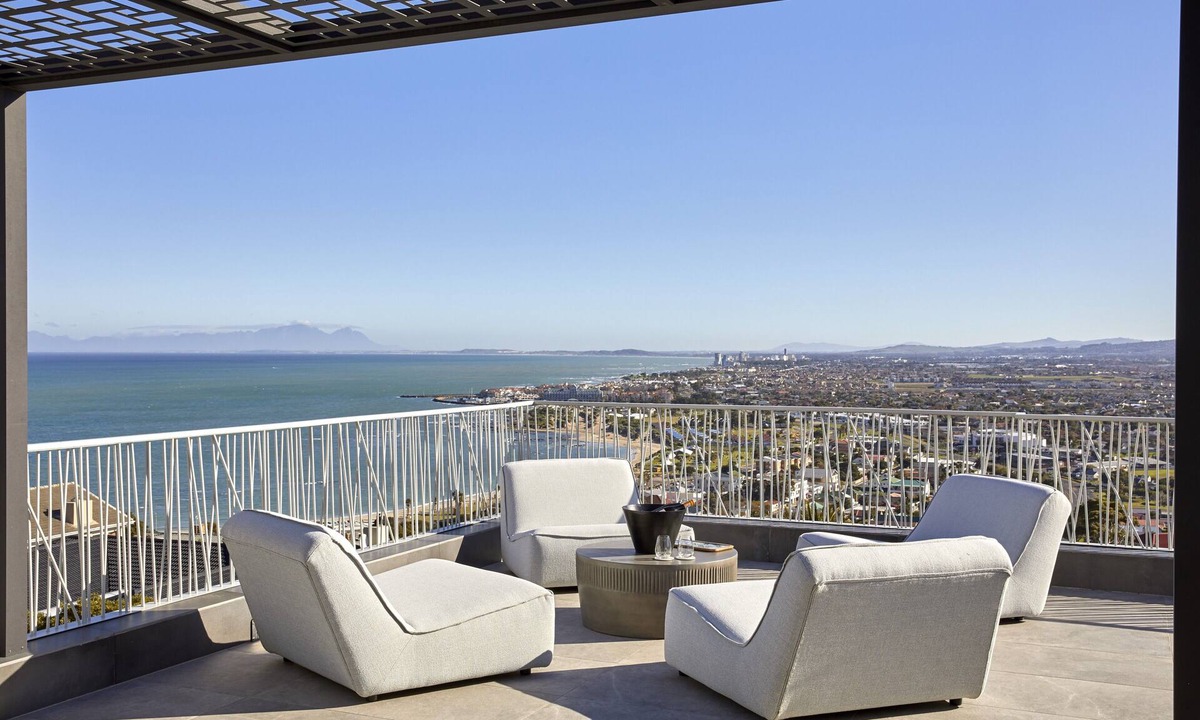 Kianga | Mountainside