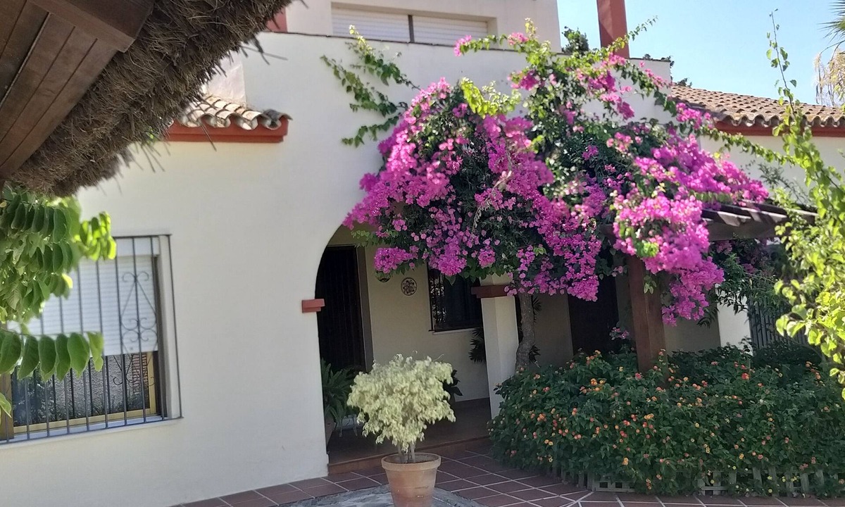 Casa Chalet Las Camelias | Los Barrios