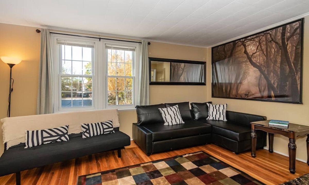 Mainline Train Colleges Hospital | Bryn Mawr