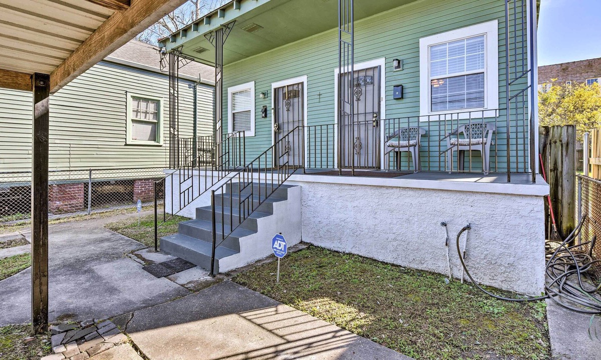 Bourbon Street | Esplanade Ridge