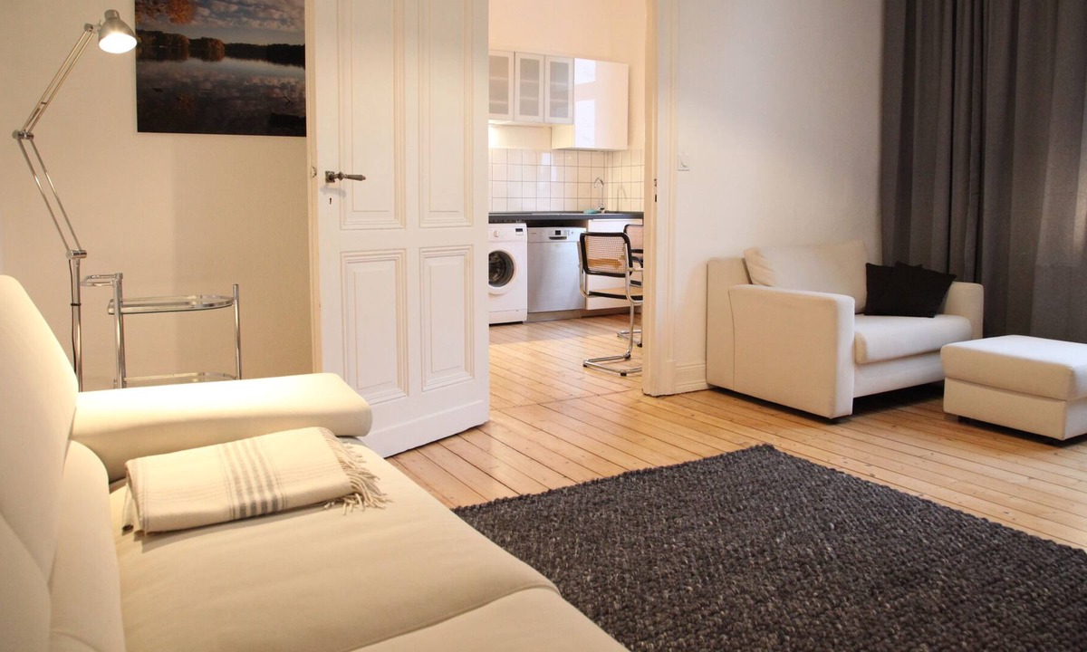 Belly Arms Furnished Trendviertel | Neuehrenfeld