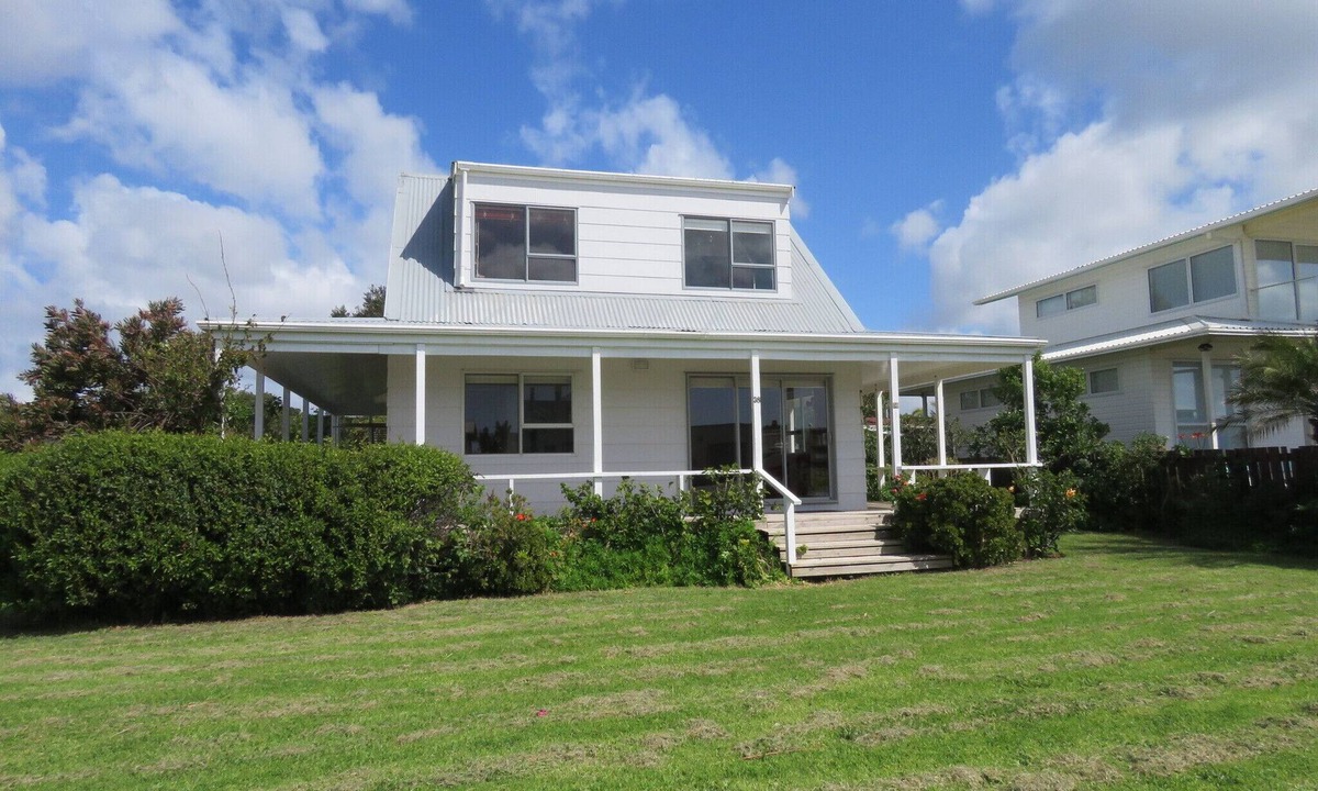 Raines Retreat Taipa Beach Bach | Taipa