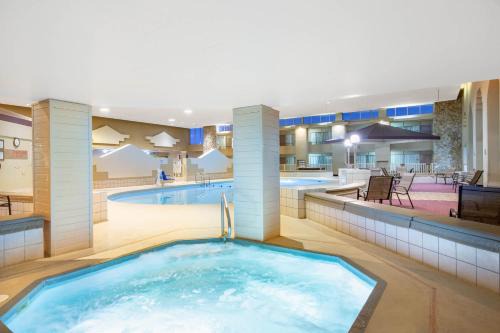 Ramada | Grand Island