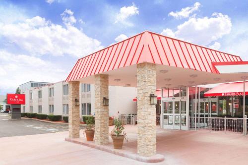 Ramada | Wheeling
