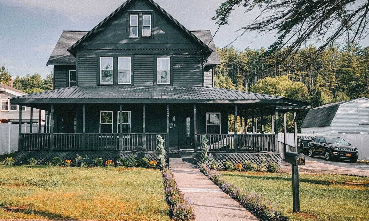 Beautiful George Cottage | Warrensburg