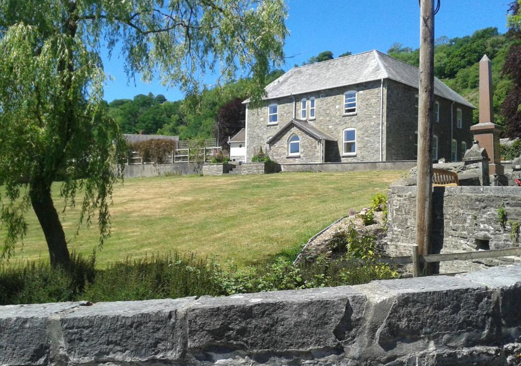 Sannan Court | Llanfynydd