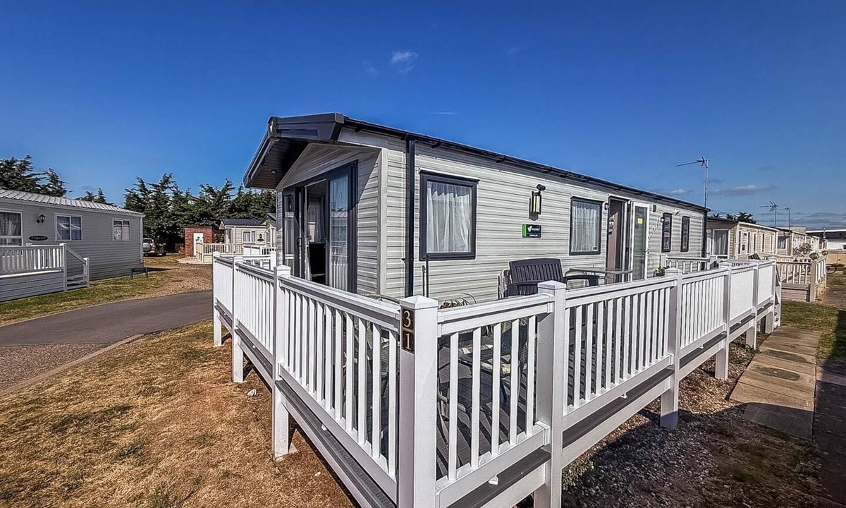 Berth Caravan At Felixstowe Beach Holiday Park | Felixstowe
