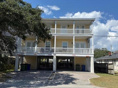 Summer Den | Surfside Beach