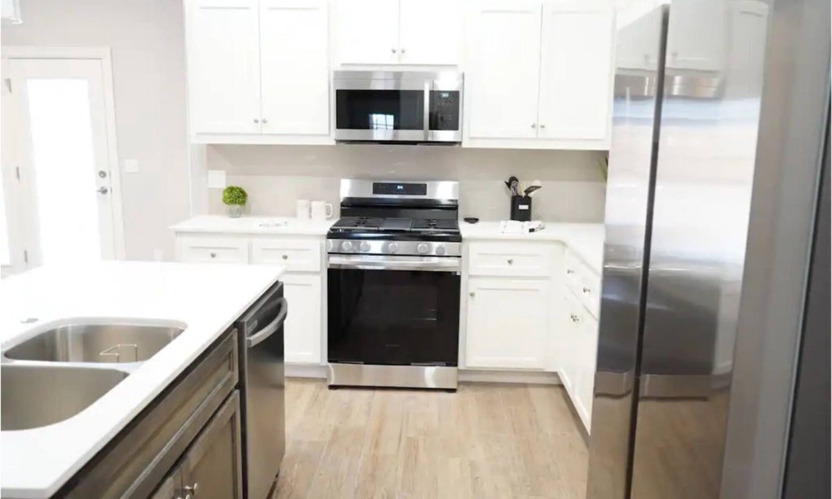 The Cosmopolitan Cozy | Wheatland