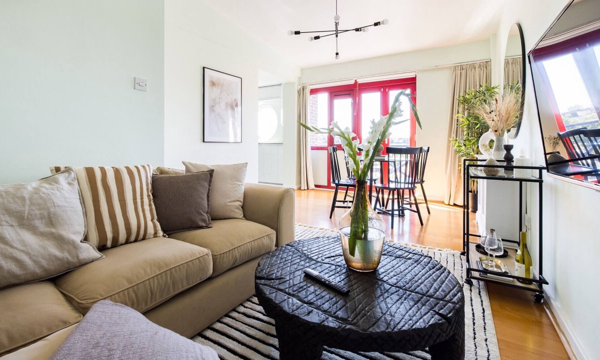 The Shadwell Secret | Wapping