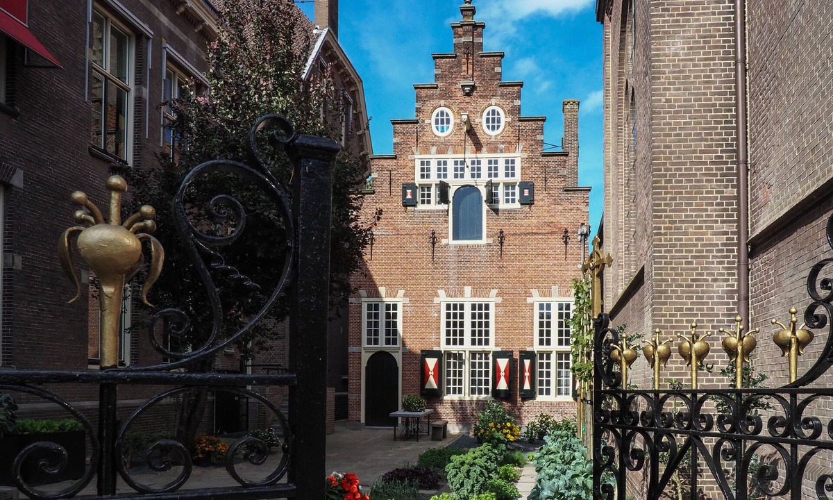 Group Accommodation People The Centre Of Enkhuizen | Enkhuizen