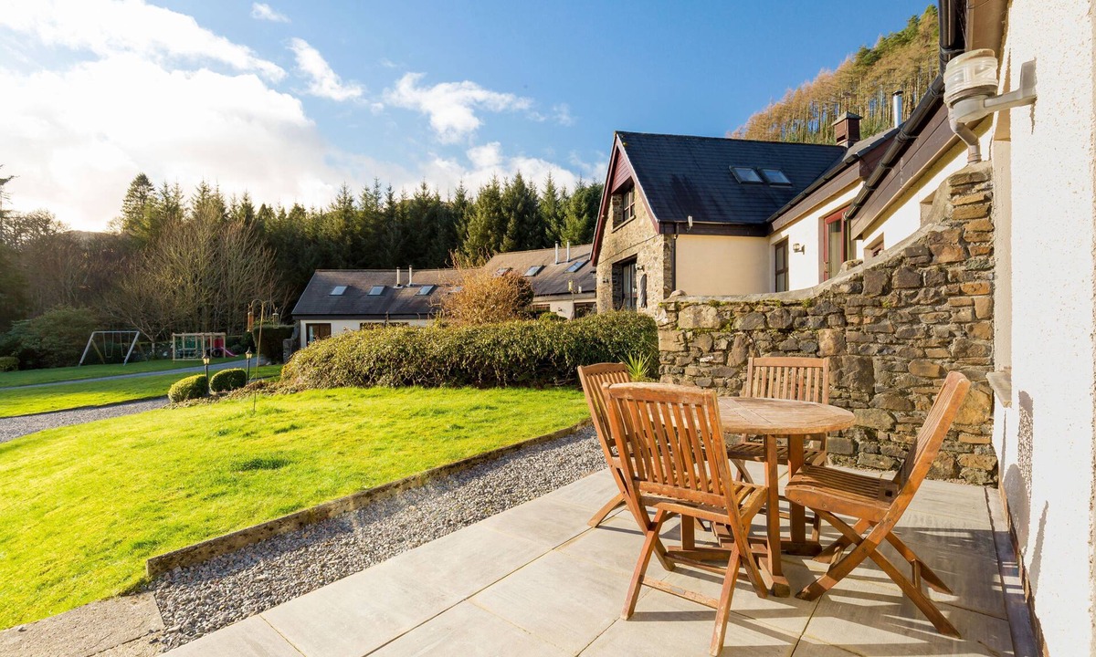 Walled Garden Mews Cottage | Slate Islands