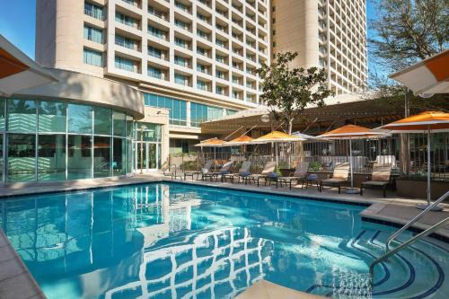 Warner Marriott Woodland Hills | Warner Center