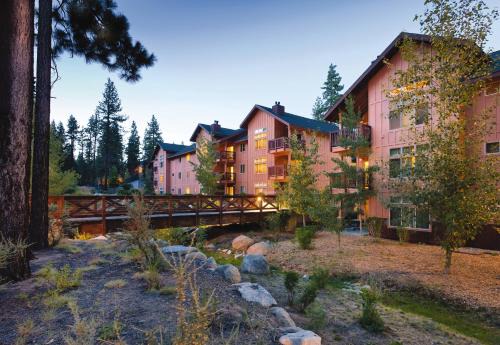Wyndham South Shore | Round Hill Village