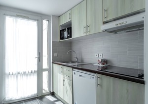 À 200m de la Plage | Apt pour 6p + Terrasse Privée