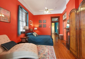 1/2 Gingerbread Home in Historic Algiers Point, New Orleans