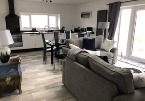 1 BARN COTTAGES, pet friendly, luxury holiday cottage in Whitchurch