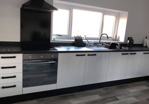 1 BARN COTTAGES, pet friendly, luxury holiday cottage in Whitchurch