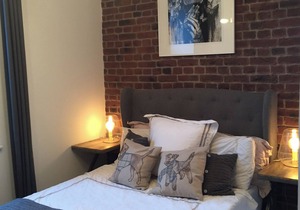 1 BD Split Level Old Pub Conversion Tower Bridge